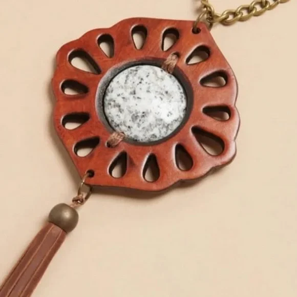 Three Bird Nest Boho Whiskey Pendant Necklace - Brown and Gold - Picture 4 of 6